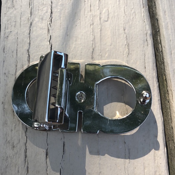 brushed silver tone solid and heavy designer style belt buckle - Picture 5 of 12